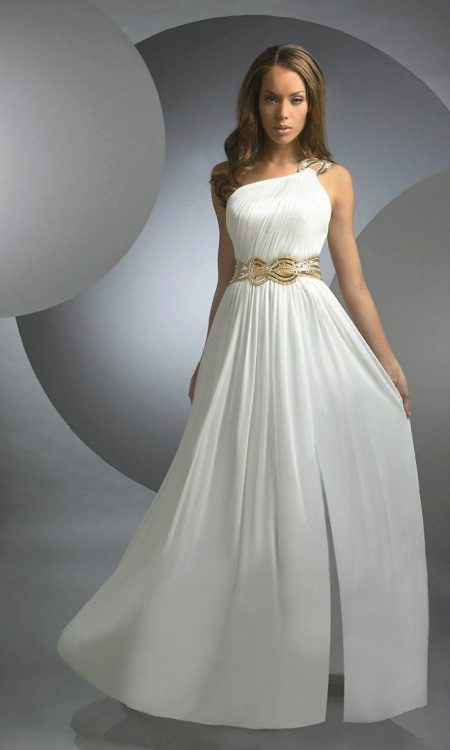 Wedding dress in the Greek style