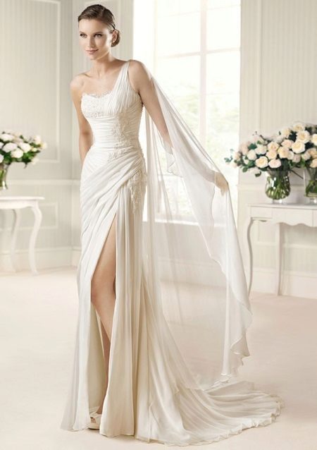 Straight bridal wedding dress with one shoulder