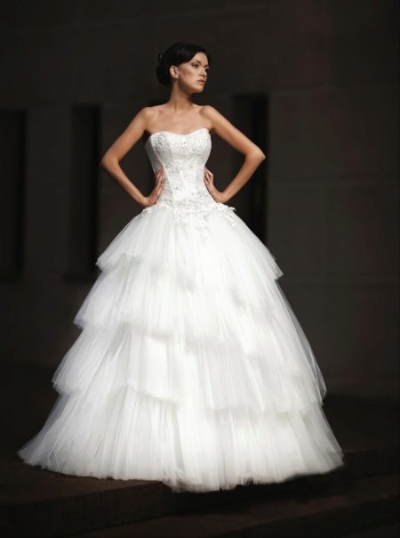 Magnificent wedding dress from Lady White