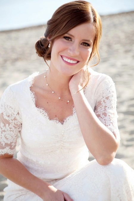 Accessories - an ambitious wedding dress