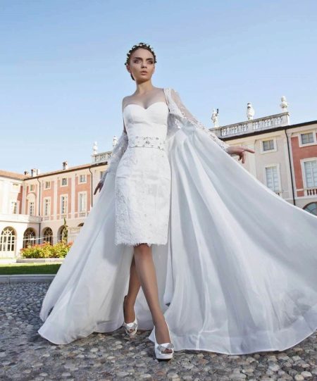 Wedding dress with a removable cape