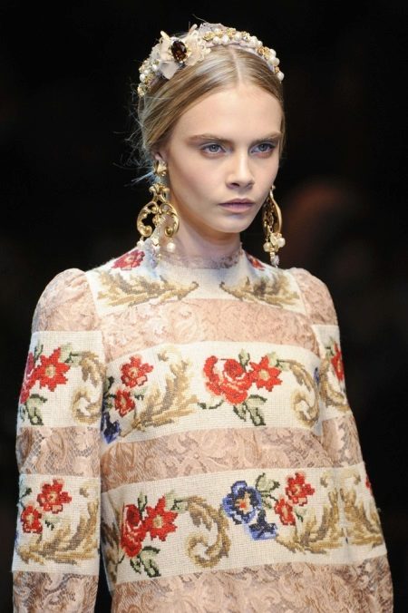 National motifs in a wedding dress