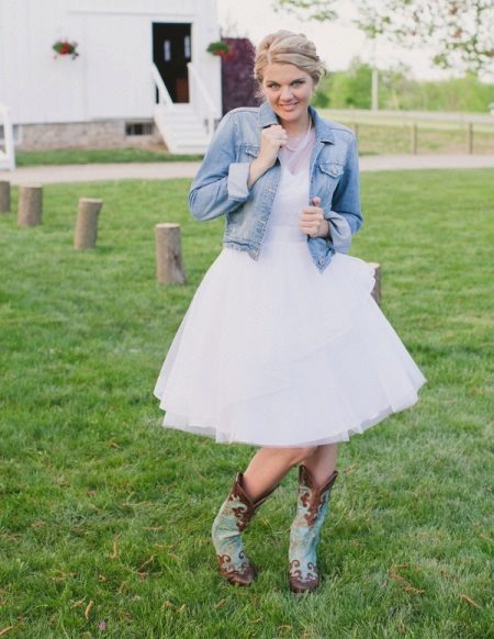 Rustic bridal shoes for the bride