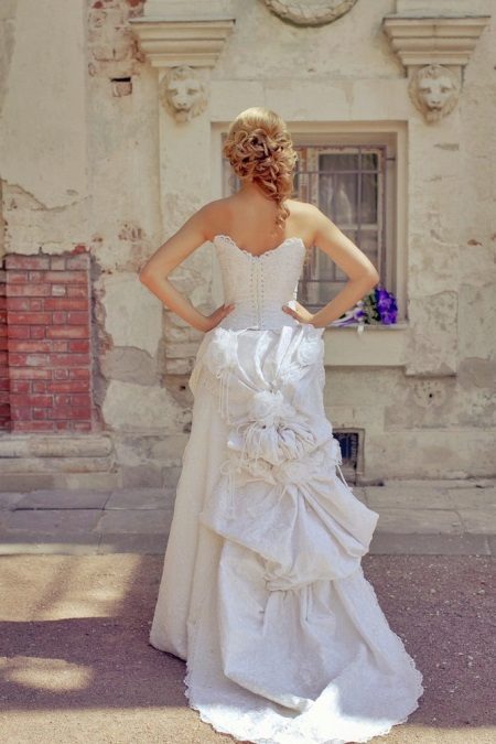 Wedding dress with train-tyurnyur