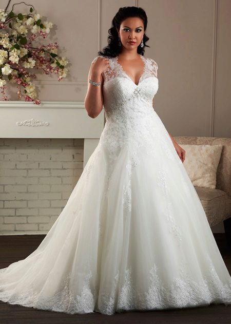 Wedding dress for full
