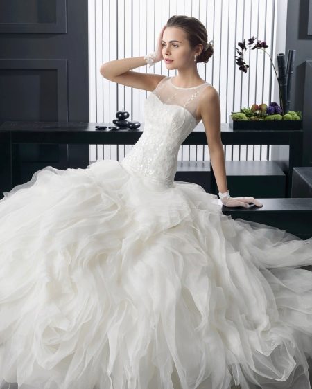 A magnificent wedding dress from Rosa Klara