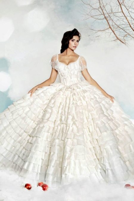Luxurious wedding dress with ruffles