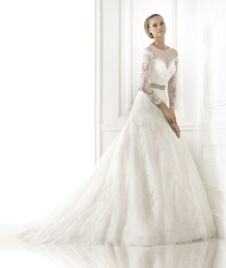 Fashionable closed mermaid wedding dress