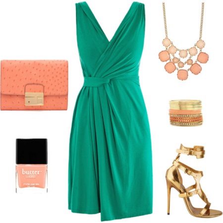 Coral accessories for emerald dress