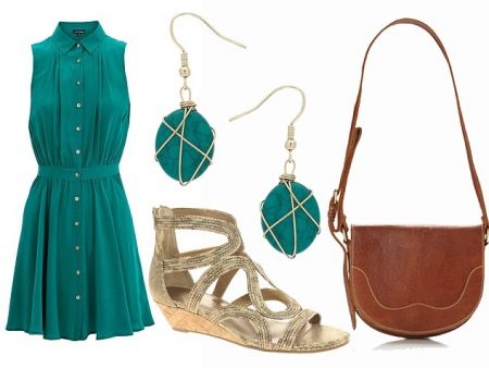 Accessories under the emerald dress