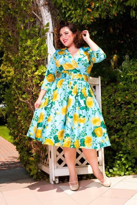 Bright evening dress for the full