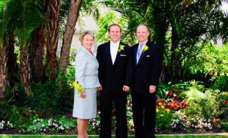 Evening outfit for the pastel color of the groom's mom