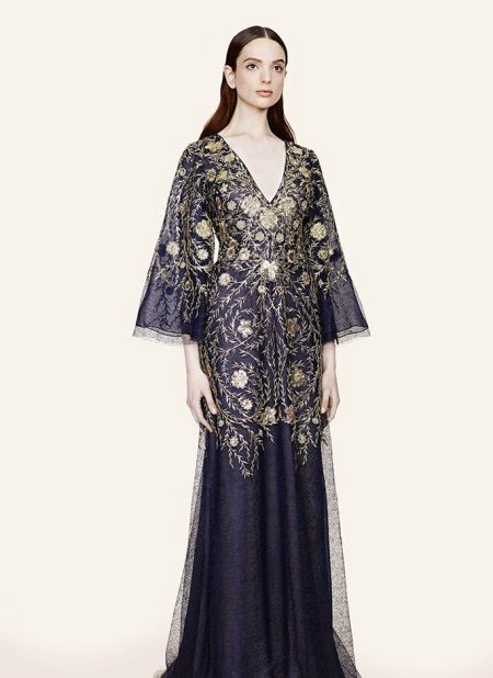 Evening dress with flared sleeve