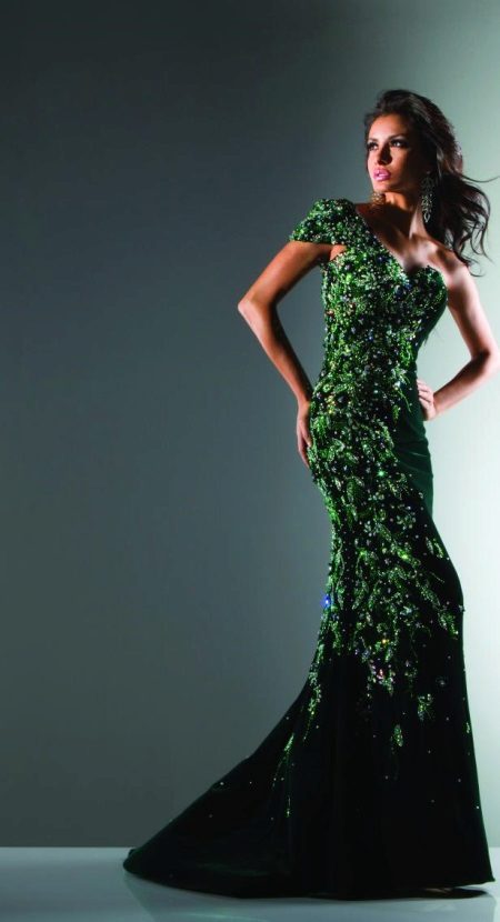Evening green dress with rhinestones