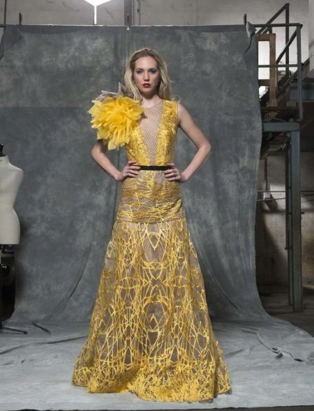 Evening dress with the illusion of a naked body