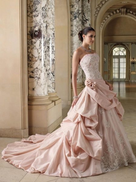 Wedding dress with a corset pink