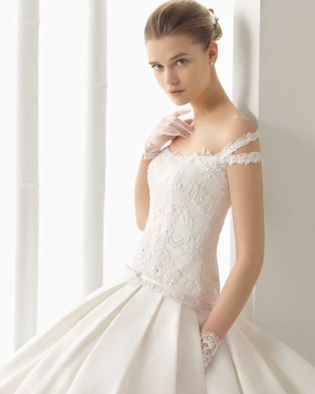 Wedding dress with double straps