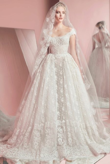 Wedding dress 2016 from Zuhair Murad in the style of a princess
