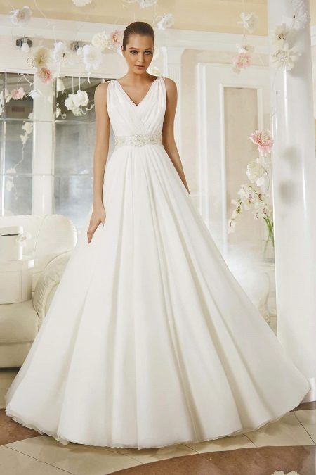 Wedding dress from the collection of lace dreams from Eva Utkina