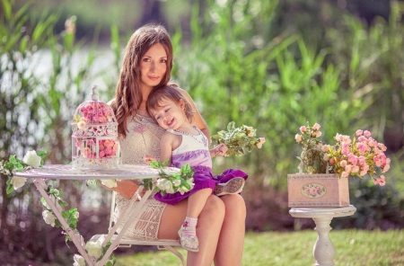 Photoshoot mom and child