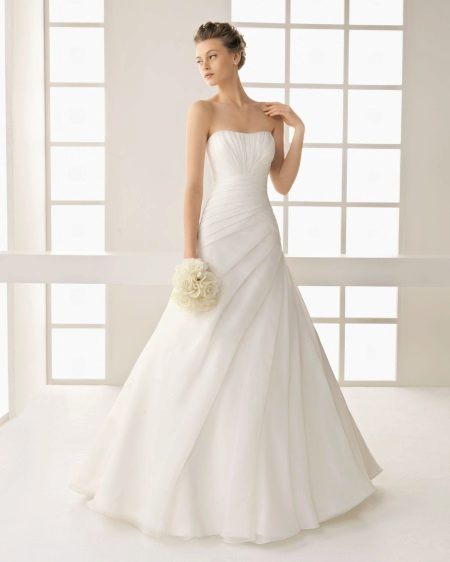 Choosing a white wedding dress by color