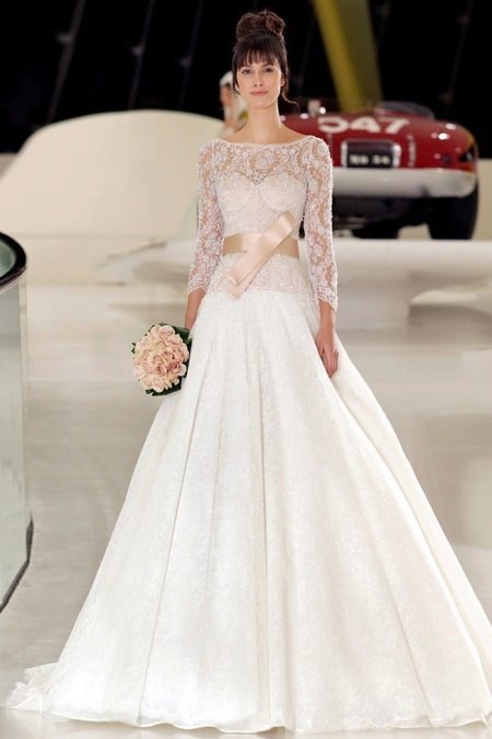 The combination of a white wedding dress with peach