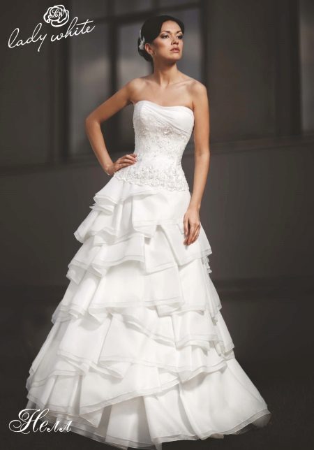 The wedding dress from the Lady White Enigma collection is a-shaped