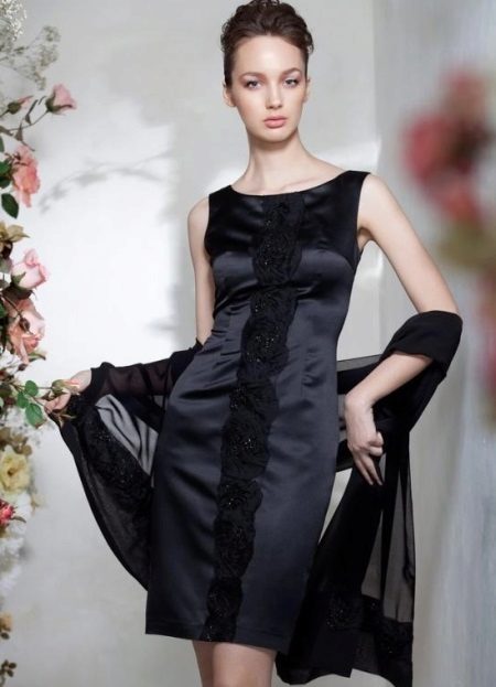 Short evening dress with a cape