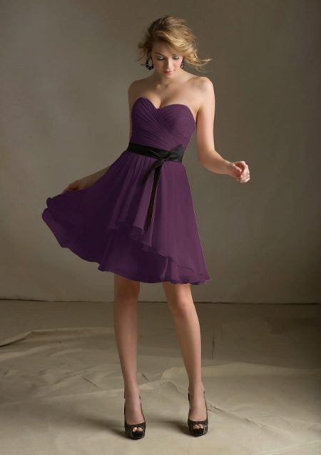 Dress of medium length eggplant color