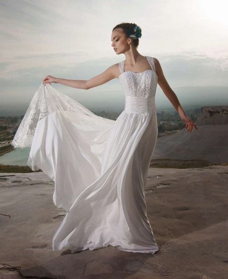 Wedding dress with pearls by Tulipia