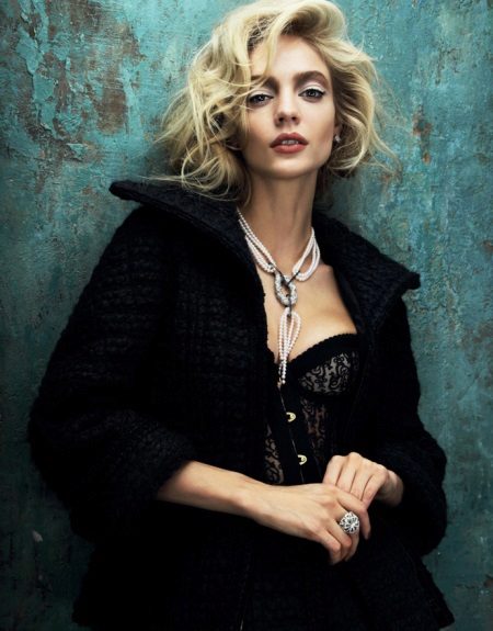 Choosing a dress color for blonde