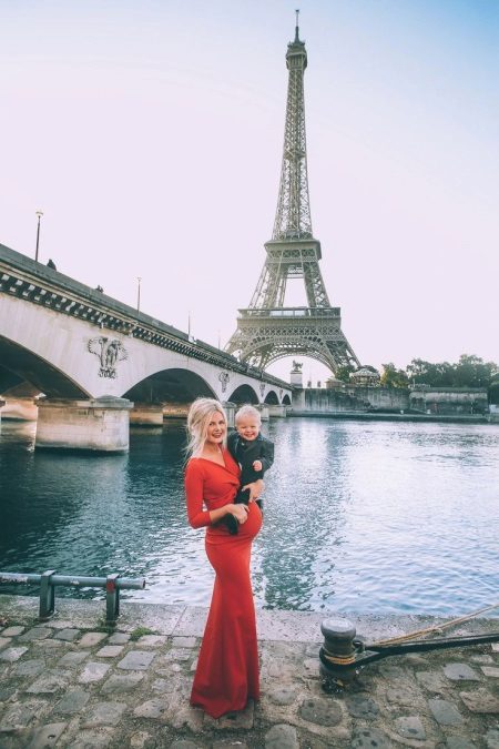 Beautiful dress for pregnant women