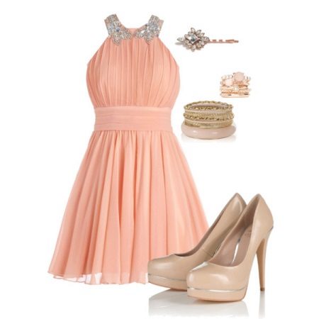 Peach dress with beige accessories