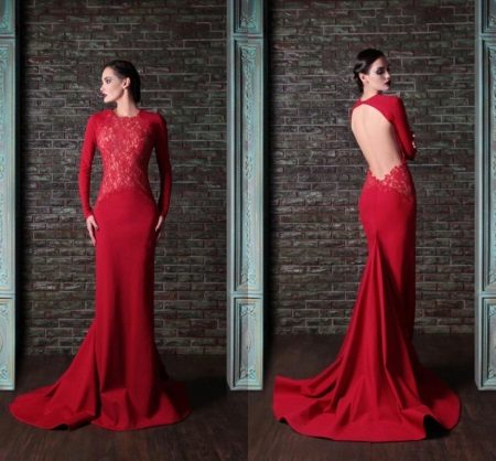 Dress with open back burgundy color