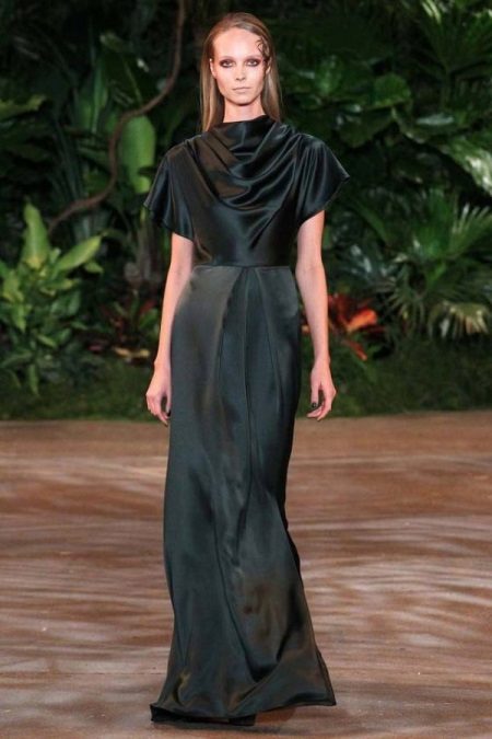 Silk dress with short sleeves