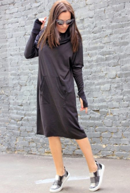 Dress with a sporty hood