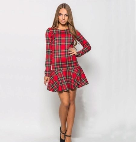 Short red dress with low waist