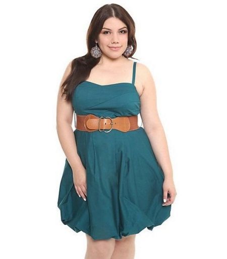 Dress-balloon for obese women with an apple figure