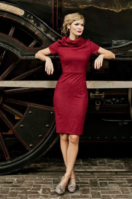 Collar in case dress