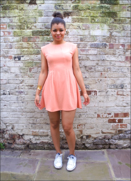 Polyester dress with summer sneakers