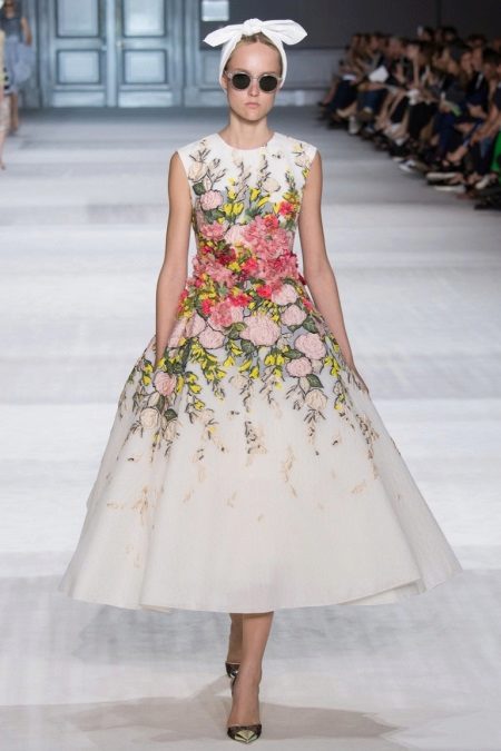 Flower dress in the style of style