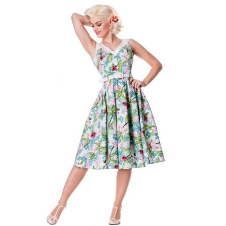 Color sleeveless dress in the style of the 50s