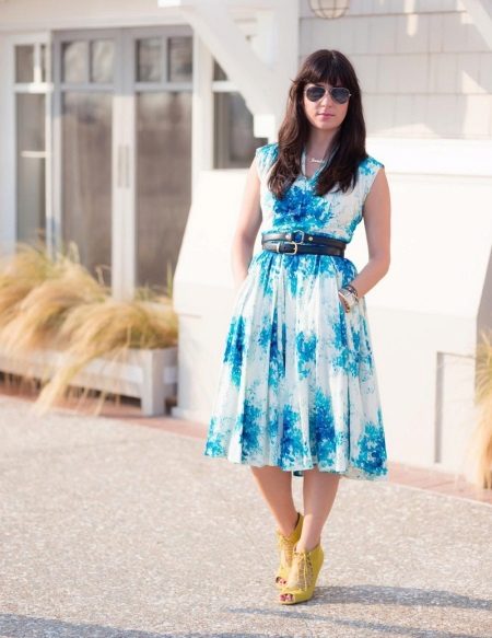 Belt to dress in the style of new bow