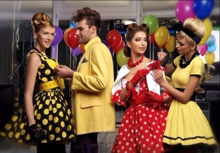 Retro dress at prom in the pea