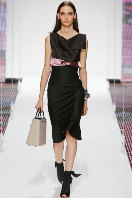 Black dress straight