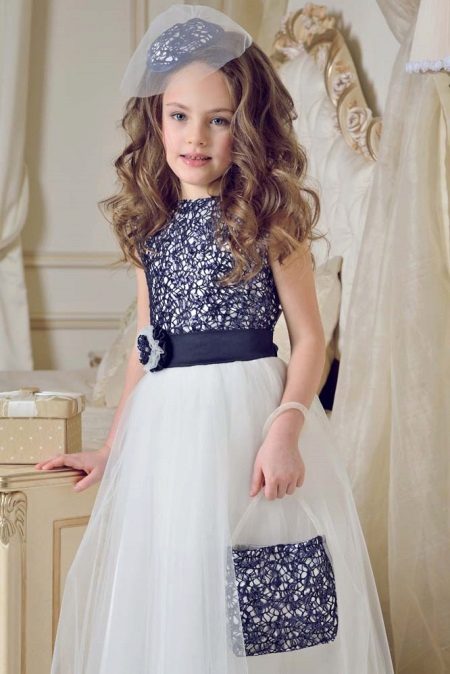 Hat to dress for prom 4 class