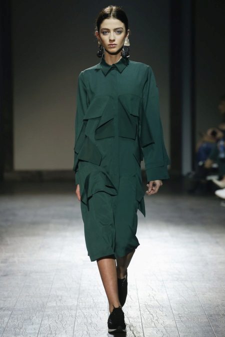 midi knit dress accessories