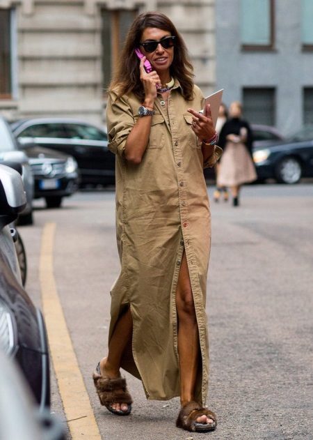 Jewelery for a floor-length denim dress