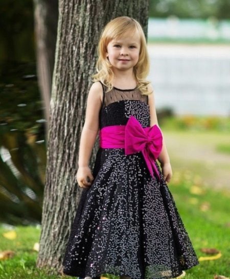 Graduation dress in kindergarten black