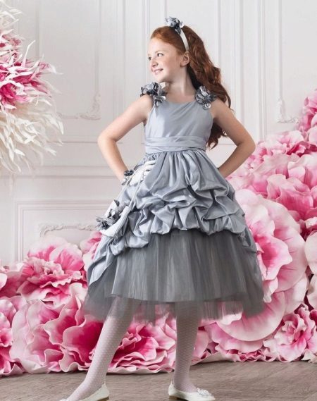 Graduation dress in kindergarten gray